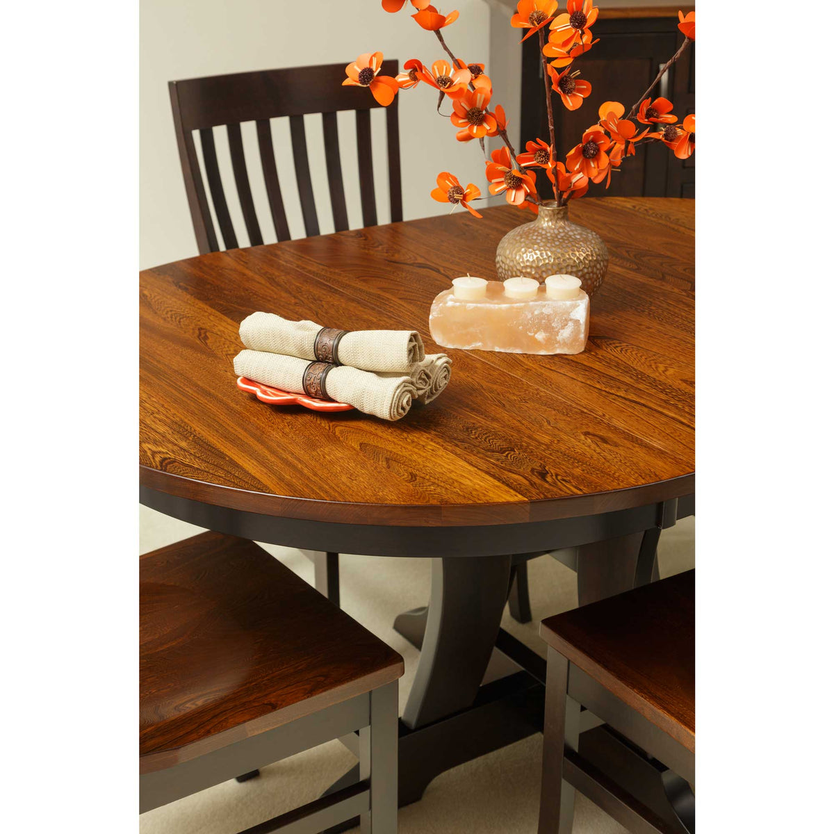 Amish Douglas Round Expandable Pedestal Dining Table